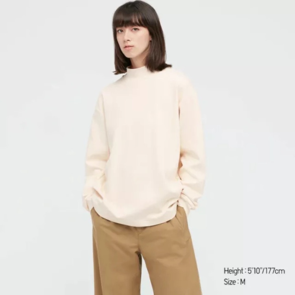Uniqlo mock neck long sleeve pullover